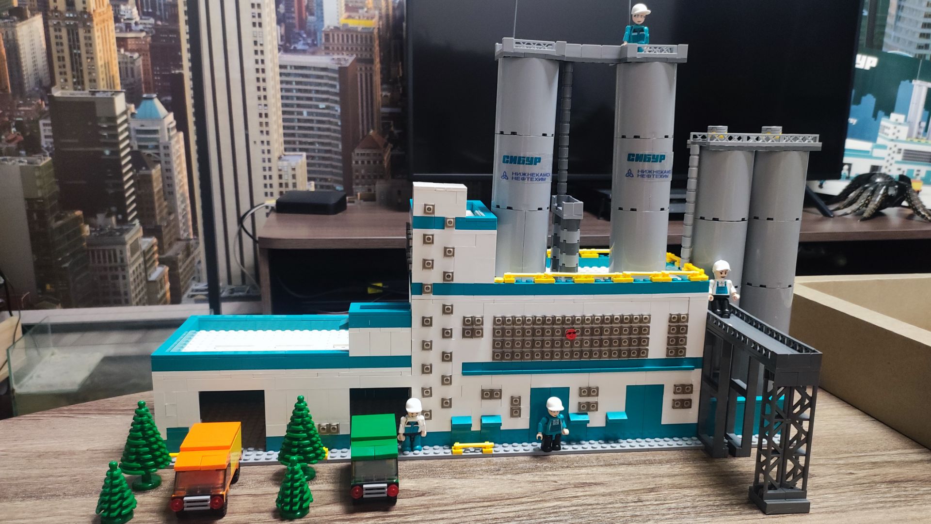 Лего-завод по производству полимеров СИБУР