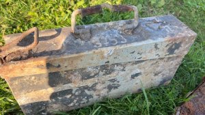 Ящик из траншеи, что внутри ?