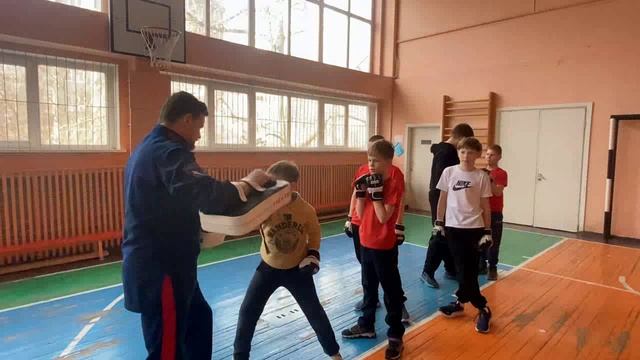 2025.12.14. Воскресная тренировка Станичников с пятым даном черного пояса по киокушинкай.