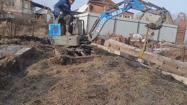 Монтаж жб шпал однотонным экскаватором Rippa