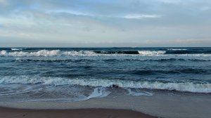 Доехали до Балтийского моря.На Балтике сегодня тепло,но ветрено. Прогулка удалась🌊🌤