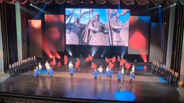 Концерт в БКЗ посвящённый дню героев России. 🇷🇺 Танцует мой внук👍.