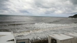 Море бушует