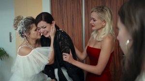 Первый канал начинает показ фильма "Москва слезам не верит. Все только начинается".