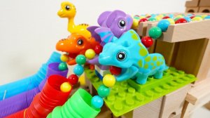 ИГРЫ ДЛЯ ДЕТЕЙ СТРОИМ ГОРКУ ДЛЯ ЦВЕТНЫХ ШАРИКОВ АСМР ВИДЕО ДЛЯ ДЕТЕЙ ДЕТСКИЙ КАНАЛ ИГРАЛКИ-ЗАЛИПАЛКИ