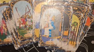 ТАРО РАСКЛАД\ КТО СЛЕДИТ ЗА ВАШЕЙ ЖИЗНЬЮ?!