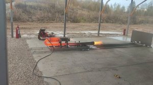 Тест U-образного реактивного двигателя ПуВРД с показаниями тяги .