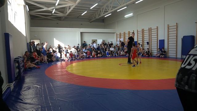 Юные мухачи! Вес 22 кг. 1/2 финала Покида Максим (Новопокровская)-Данилко Аким (Новокубанск)