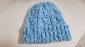 Узор ТУРЕЦКАЯ КОСА. С таким узором шапка, смотрите по ссылке.