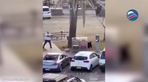 Теракт в Сиднее: прохожий обезвредил преступника голыми руками