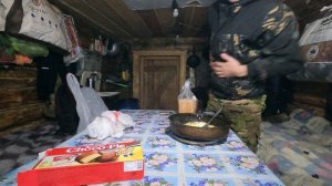 Зимний лес, вездеход и рельсы: будни в деревне