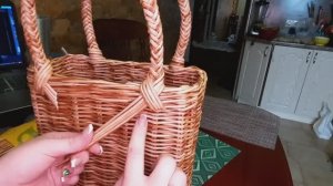 МК. Красивые ручки для сумочки. Плетение из бумажной лозы.