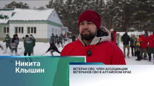 Снег, клюшки, вместо шайбы — мяч: соревнования по дворовому хоккею прошли в Барнауле