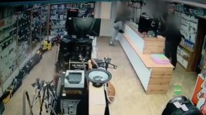 В Приамурье оперативники по горячим следам задержали подозреваемого в разбойном нападении на ломбард