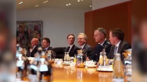 Более пяти часов продолжались переговоры между американской и украинской делегациями в Берлине.