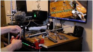 Дедушка развлекается, заточка ножниц (полу-шутка).