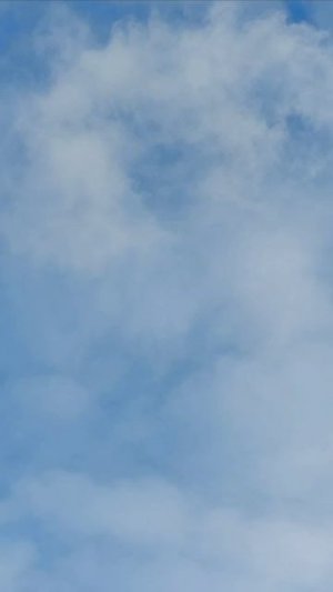 голубые  облака