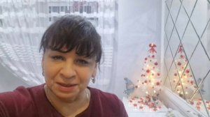 Продолжаю убирать и украшать дом. Достаю новогодние декорации. Работаем и отдыхаем.