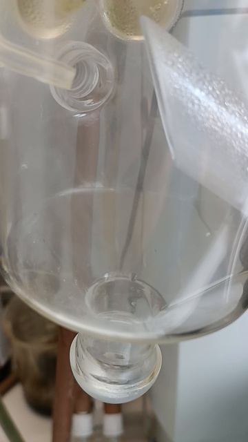 Пары в конденсаторе