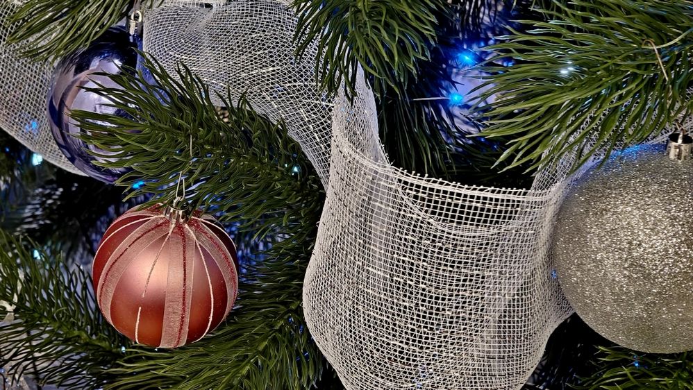 В Котовске с 8 декабря стартовал городской конкурс на лучшее новогоднее оформление фасадов и витрин