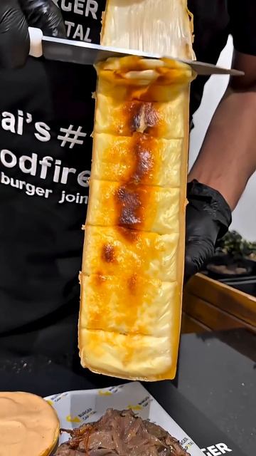 Сыр, который тает, как по волшебству!!🍔👏 #бургер #лучшаяеда смотреть онлайн