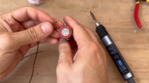 Не паяй аккумуляторы так, пока не посмотришь это видео. Как это делать надёжно и безопасно