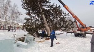 Установка главной елки в Енисейске