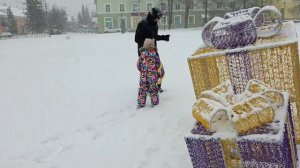 Снежное волшебство декабря. Прогулка с друзьями #снегопад #друзья #подруги #снежныйдекабрь #зима