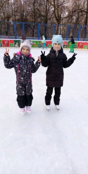 пришла со школы