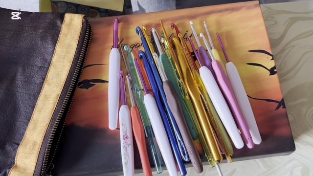 ВСЕ МОИ СПИЦЫ, КРЮЧКИ И АКСЕСCУАРЫ / МК / ИДЕАЛЬНО РОВНЫЙ КРОМОЧНЫЙ КРАЙ смотреть онлайн