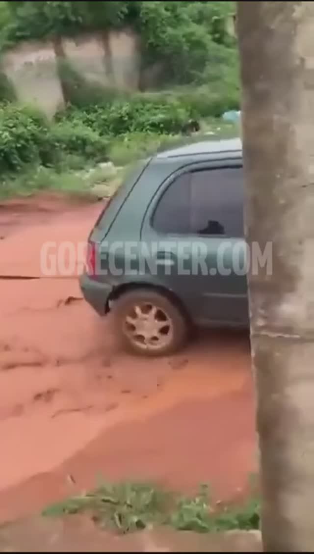 мужик решил наказать вора необычным образом, после того как поймал его в своем доме