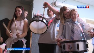 В центре «Дорогою добра» состоялась новогодняя благотворительная ярмарка