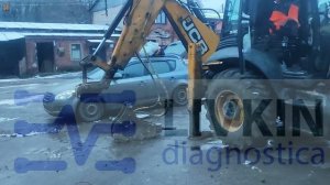 JCB 3CX. Заправка гидромолота азотом. Какое давление закачать если нет бирок и паспорта? Течи.