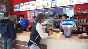 Аминка Витаминка получила двойку 😱 И теперь не знает как признаться😆. Мама не может оторваться