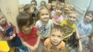 Пришла в детский сад за детьми в костюме тигра , извините за плохой звук