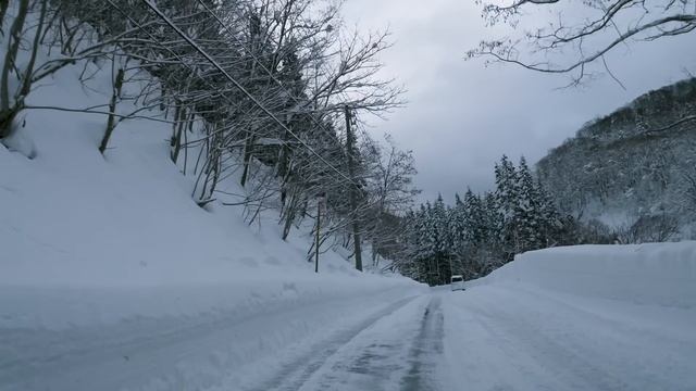 Япония. Снежная поездка из Куроиси в Сукаю в формате 4К смотреть онлайн