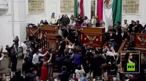 شد شعر واشتباك بين نائبات في كونغرس مدينة مكسيكو