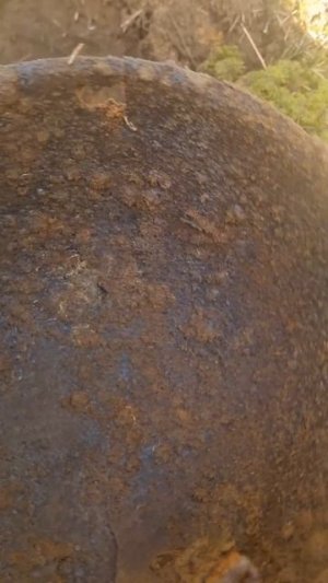 Нашел редкую советскую каску, раскопки по войне