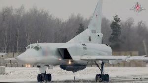 Дальние бомбардировщики Ту-22м3 и истребители Су-35с, Су-27 выполнили плановый полет 16 декабря 2025