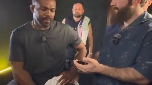 Джон Джонс оценил хайлайты боёв от Калмыкова и Наби Ганнибала! В итоге Джон Джонс сделал свой выбор