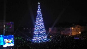 В столице Кыргызстана зажгли главную новогоднюю елку