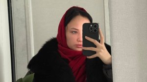 Модно, но велико- размер как раз- не модно. Уменьшение куртки на 2 размера.