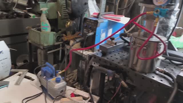 Вакуумный диссольвер на 3 литра 1,5 кВт