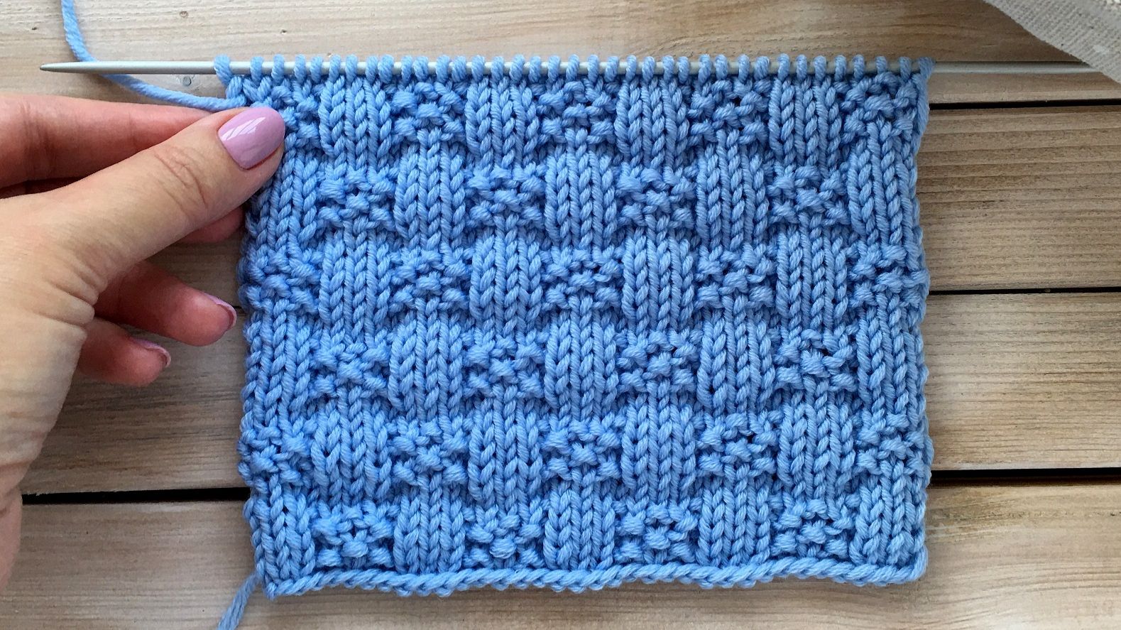 Жемчужная плетенка Простой узор спицами смотреть онлайн