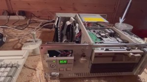 Вирус CIH (Чернобыль) стирает данные. Забытый эксперимент.