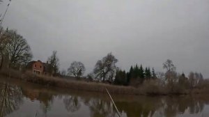 плотва на поплавок зимой,Фидер против Поплавка !!