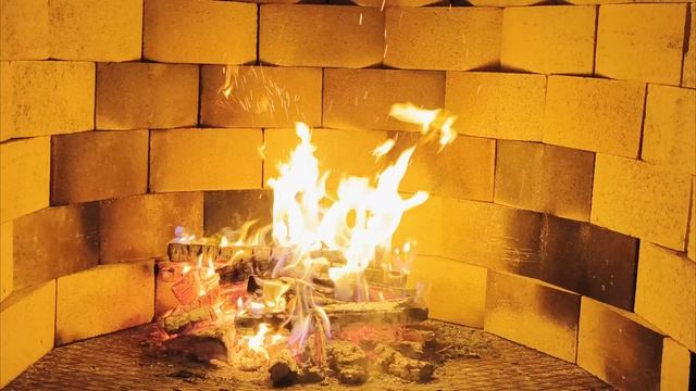видео  4К,  480 FPS. Огонь в камине