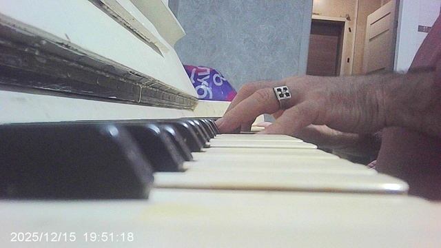 Пианино: импровизация на тему "Ты постой постой"
