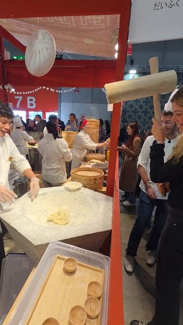 А он побаивается ))))). Игра на утро 1 января. смотреть онлайн