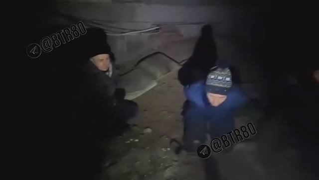 Бойцы группировки войск «ЦЕНТР» поймали четырех переодетых ВСУ в Димитрове смотреть онлайн